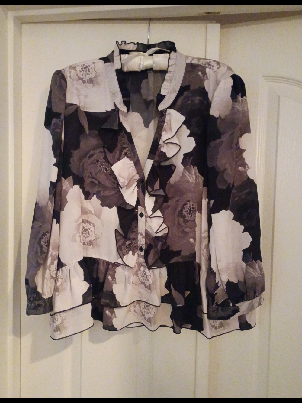 Karl Lagerfeld Paris Floral Ruffle Blouse Black Ivory Sheer V-Neck Size XL